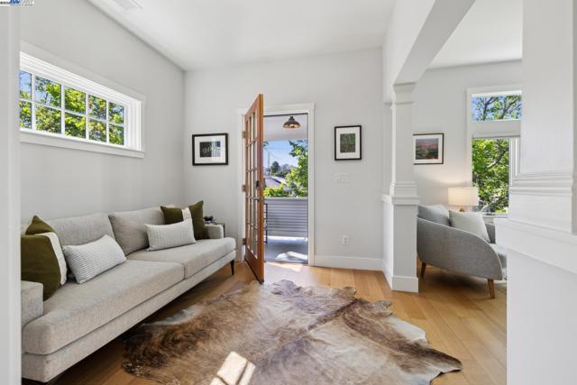 5472 KALES AVENUE, Oakland CA: https://media.crmls.org/mediaz/fc5ccfee-9668-4df8-9434-9db2b6517496.jpg