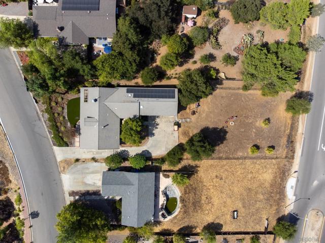 24822 Pappas Rd, Ramona CA: https://media.crmls.org/mediaz/fc5cf2a6-dca4-4ce3-8c56-4bbbec2f2c09.jpg