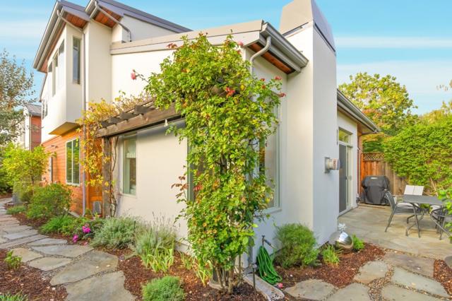 1236 Hoover Street, Menlo Park CA: https://media.crmls.org/mediaz/fc5d4b9c-9fac-446c-8d3f-34305cfe6226.jpg