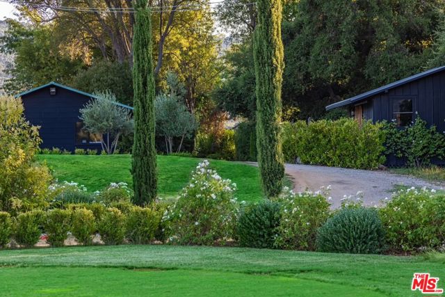 10999 Ojai Santa Paula Road, Ojai CA: https://media.crmls.org/mediaz/fc5e0b02-477c-41e0-94b6-a9f66b57b80b.jpg