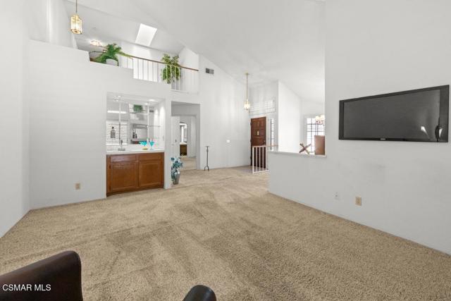 234 Country Club Drive, Simi Valley CA: https://media.crmls.org/mediaz/fc5f3992-3402-489f-92a9-8e19bd9ba239.jpg