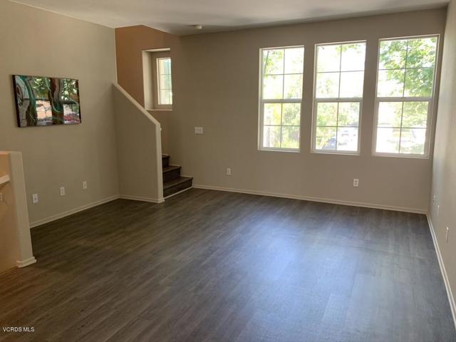 Detail Gallery Image 10 of 35 For 79 Palm Dr, Camarillo,  CA 93010 - 3 Beds | 3 Baths