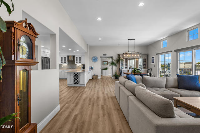 Detail Gallery Image 10 of 41 For 4376 Tradewinds Dr, Oxnard,  CA 93035 - 3 Beds | 2/1 Baths