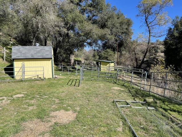 1 Cryer Road, Poppet Flats Road, Banning CA: https://media.crmls.org/mediaz/fc5fa5f7-ae1c-47ba-9da1-deac1086ef23.jpg