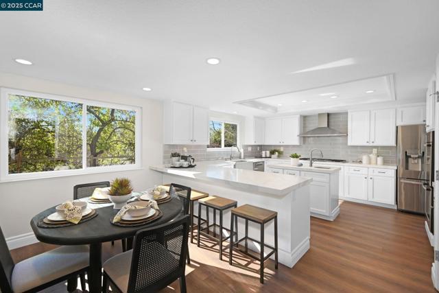 4072 Westminster Pl, Danville CA: https://media.crmls.org/mediaz/fc5fb9b3-a17b-4697-97ff-be933cb3e750.jpg