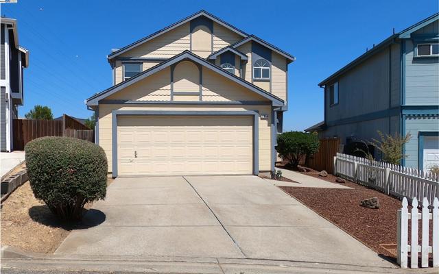 104 Bridgeview Ct, Crockett CA: https://media.crmls.org/mediaz/fc62200d-419b-4458-ba22-aa7c47f46bb7.jpg