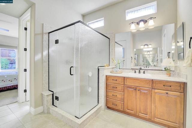 1648 Chianti Ln, Brentwood CA: https://media.crmls.org/mediaz/fc624418-da00-4d0b-9a77-fdcde4a88919.jpg