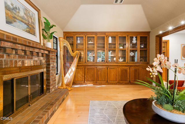 Detail Gallery Image 7 of 27 For 23 Hidden Valley Rd, Monrovia,  CA 91016 - 3 Beds | 2/1 Baths