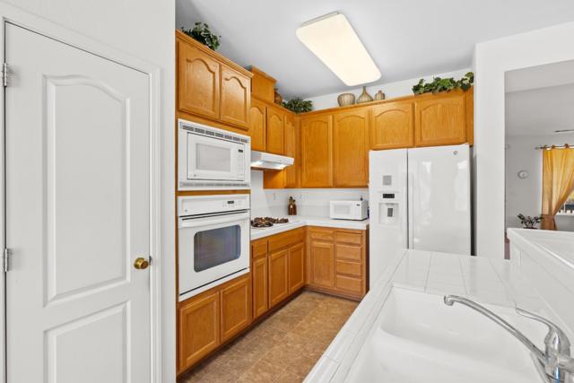 1085 Oakpoint Drive, Bay Point CA: https://media.crmls.org/mediaz/fc632a7b-b4bc-4cb8-9220-104df1f64385.jpg
