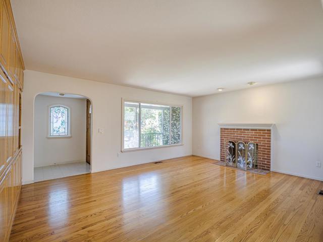 739 Quartz Street, Redwood City CA: https://media.crmls.org/mediaz/fc63c916-afd9-4f00-826c-95a0d877d3f0.jpg