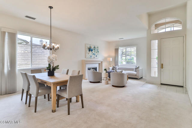 2746 Autumn Ridge Drive, Thousand Oaks CA: https://media.crmls.org/mediaz/fc63e19d-f4a3-44d3-b49b-e41e178ea673.jpg