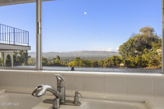 19715 Komar Drive, Tarzana CA: https://media.crmls.org/mediaz/fc649166-28ed-48d4-886f-42298c675a75.jpg