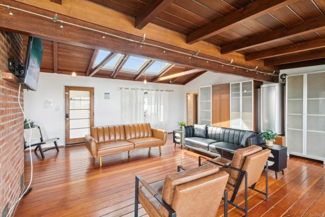 Detail Gallery Image 7 of 56 For 4322 Vista Coronado Dr, Chula Vista,  CA 91910 - 3 Beds | 3 Baths