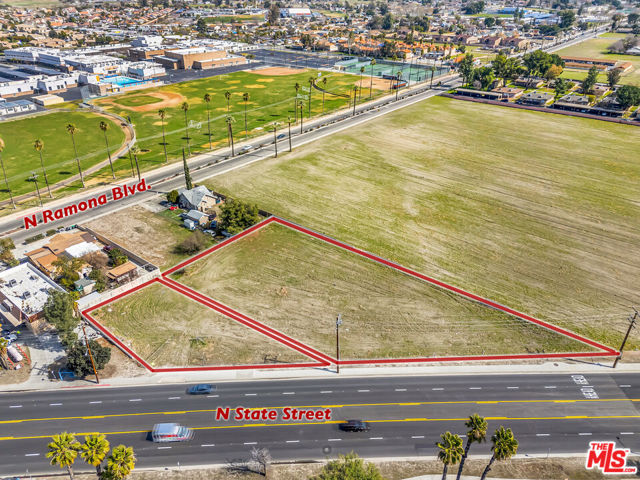 345 N State Street, San Jacinto CA: https://media.crmls.org/mediaz/fc65aca4-9c5b-4abd-bccb-bca9704c79b7.jpg