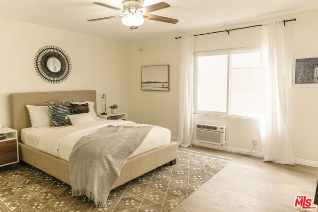 1929 Tamarind Avenue, Los Angeles CA: https://media.crmls.org/mediaz/fc661636-6c7a-47b3-92ff-0d0373443bb2.jpg