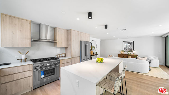 153 San Vicente Boulevard, Santa Monica CA: https://media.crmls.org/mediaz/fc669588-db5b-4caf-b12f-01bf149c28f5.jpg