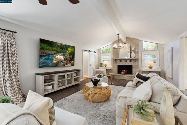 5104 Alhambra Valley Rd, Martinez CA: https://media.crmls.org/mediaz/fc66f04a-503d-4527-a81c-e7ed5a369470.jpg