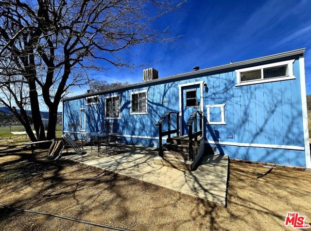 14526 Caliente Creek Road, Caliente CA: https://media.crmls.org/mediaz/fc66f0ea-6754-4f31-bc9d-35a05ea15e7c.jpg
