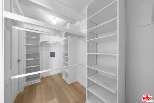 235 S Tower Drive, Beverly Hills CA: https://media.crmls.org/mediaz/fc674aab-cbfb-4afa-85e6-9e8f53b413c3.jpg