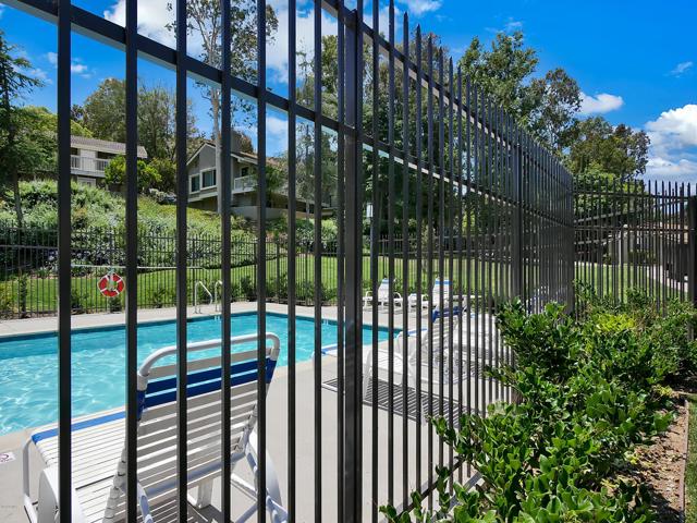 606 Calle Mirador, Oak Park CA: https://media.crmls.org/mediaz/fc679846-7e19-4213-ab39-33be3c35e4be.jpg