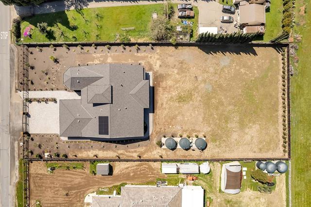 475 E Middle Avenue, San Martin CA: https://media.crmls.org/mediaz/fc68e66c-9f17-4baf-8996-42b33fd78972.jpg