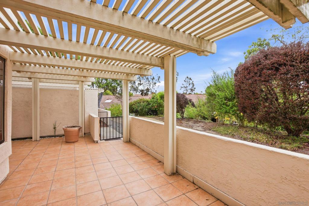17940 Avenida Alozdra - photo 20