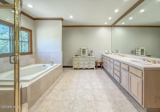 2317 Sierra Creek Road, Agoura Hills CA: https://media.crmls.org/mediaz/fc6aa859-8f9e-4258-a704-71e2c6e648a2.jpg