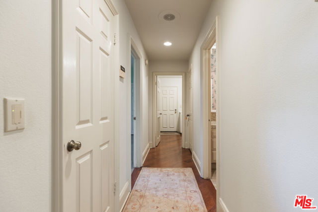 12386 Ridge Circle, Los Angeles CA: https://media.crmls.org/mediaz/fc6ad4df-bada-4b8b-a29a-964cf0c6a680.jpg