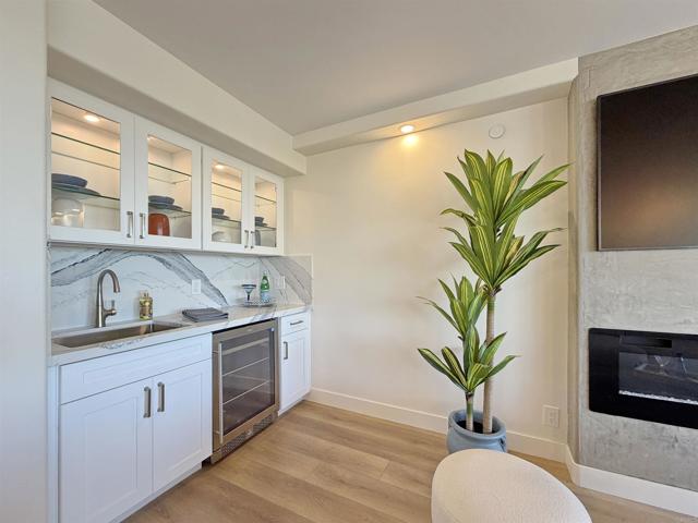 Detail Gallery Image 3 of 31 For 1820 Avenida Del Mundo #208,  Coronado,  CA 92118 - 2 Beds | 2 Baths
