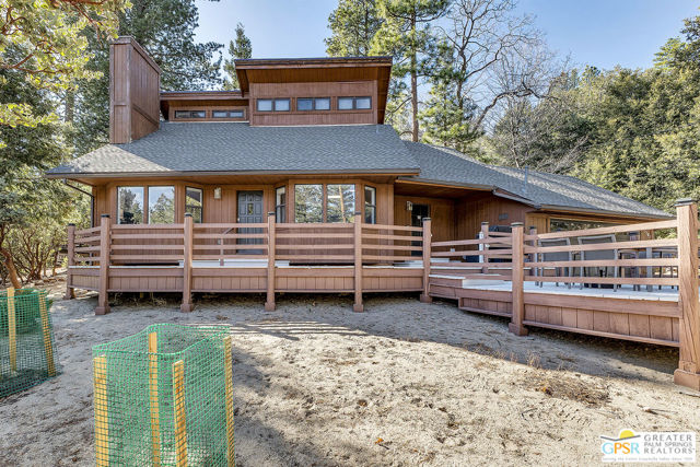 25181 Gail Drive, Idyllwild CA: https://media.crmls.org/mediaz/fc6b700c-89e1-47e4-91fc-6e9665258ff3.jpg