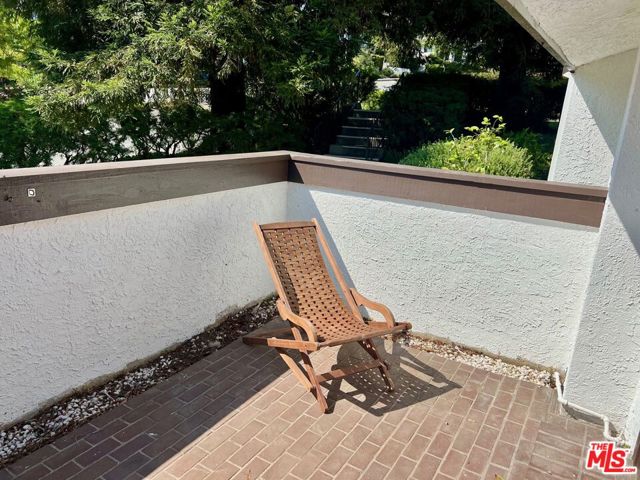 1586 Palisades Drive, Pacific Palisades CA: https://media.crmls.org/mediaz/fc6bdc65-123d-414e-a800-74b6894c5d55.jpg
