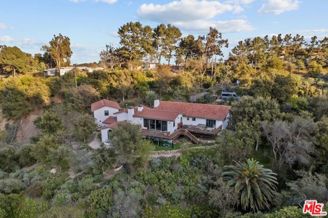 2373 Tuna Canyon Road, Topanga CA: https://media.crmls.org/mediaz/fc6d1f42-7201-4973-8705-fb55eade0149.jpg