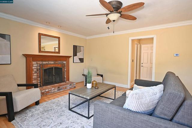 5091 Saint Celestine Ct, Concord CA: https://media.crmls.org/mediaz/fc6d6ea9-2d59-4fc0-88fe-103d19bbe760.jpg