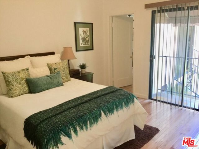 11916 Hartsook Street, Valley Village CA: https://media.crmls.org/mediaz/fc6d6f12-9c5b-4017-b087-01ce46180bad.jpg