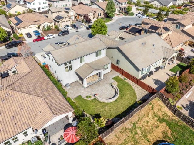 1551 Lily Court, Hollister CA: https://media.crmls.org/mediaz/fc6dbbdb-0c99-4a64-a2af-30435c0ec665.jpg