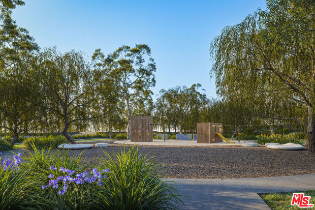 6487 Cavalleri Road, Malibu CA: https://media.crmls.org/mediaz/fc6e28e2-bf2e-485a-a62e-d15e81a6123a.jpg