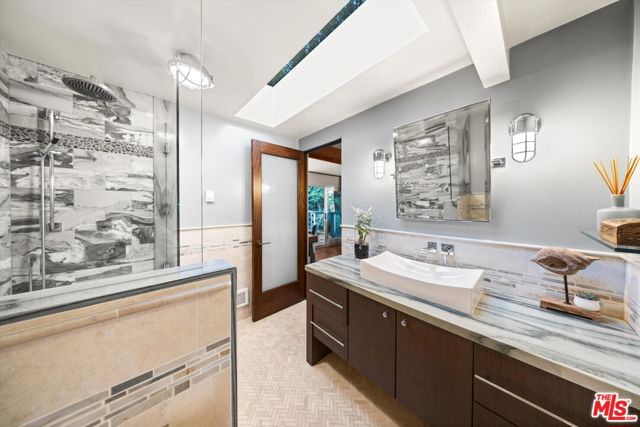 655 Oak Springs Lane, Santa Barbara CA: https://media.crmls.org/mediaz/fc6eecf7-7b1d-4ce7-9ccc-509e2fbb0bb4.jpg