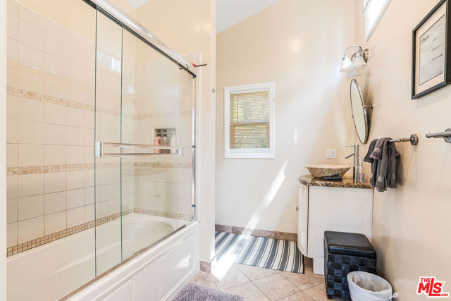 10306 Seabury Lane, Los Angeles CA: https://media.crmls.org/mediaz/fc6f6e8f-f605-49d5-98dc-ae14af636724.jpg