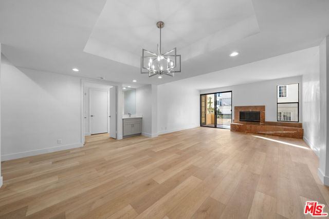 235 S Tower Drive, Beverly Hills CA: https://media.crmls.org/mediaz/fc6fdb4f-d12a-48e8-b570-1576ad294894.jpg