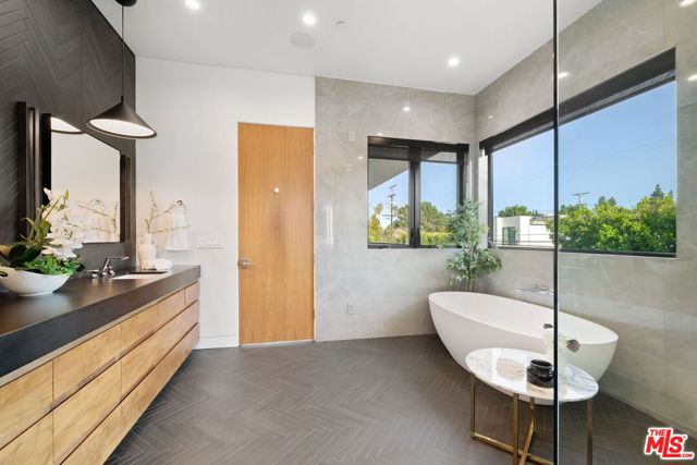 14812 Morrison Street, Sherman Oaks CA: https://media.crmls.org/mediaz/fc70bfe8-f73d-4d08-ad01-fc7d3bfe2c4b.jpg