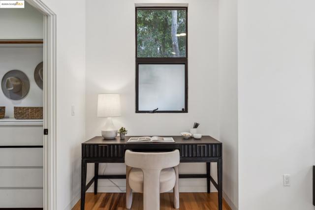 2010 9th St, Berkeley CA: https://media.crmls.org/mediaz/fc710f58-886c-4d8f-9d39-d1b0fd3b77c6.jpg