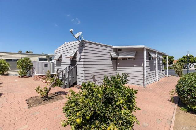 1501 Anza Avenue, Vista CA: https://media.crmls.org/mediaz/fc71377b-eeea-4514-99f9-c5fc249c2751.jpg