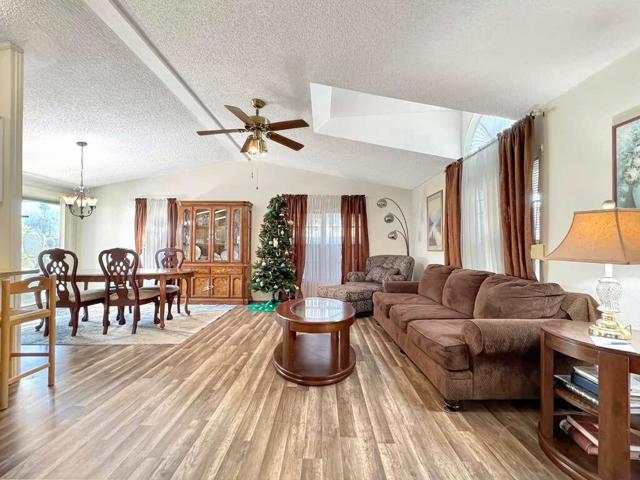 81713 San Cristobal Avenue, Indio CA: https://media.crmls.org/mediaz/fc7162ee-d037-418c-a425-5be5ac73f282.jpg