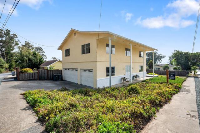 422 Santa Maria Avenue, El Granada CA: https://media.crmls.org/mediaz/fc71d87a-2758-4a4f-903d-c129114db37e.jpg