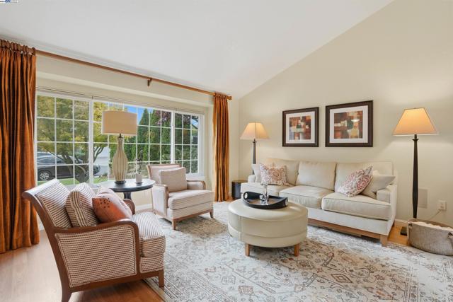 7653 Turquoise St, Dublin CA: https://media.crmls.org/mediaz/fc71dd74-4f3b-4eb2-94bd-37d47cbbb57a.jpg