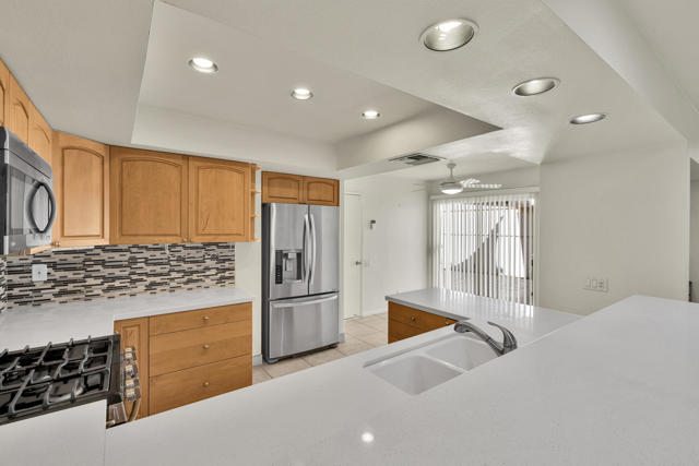 1484 Versailles Drive, Palm Springs, CA 92264
