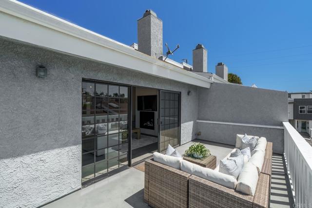 Detail Gallery Image 50 of 55 For 2021 Carnegie Ln #APT 7,  Redondo Beach,  CA 90278 - 3 Beds | 2/1 Baths