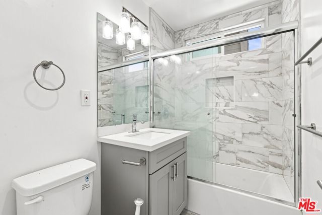 11485 Cumpston Street photo 20