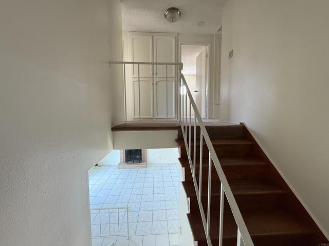 Detail Gallery Image 15 of 37 For 3570 Tony Dr, San Diego,  CA 92122 - 4 Beds | 2/1 Baths