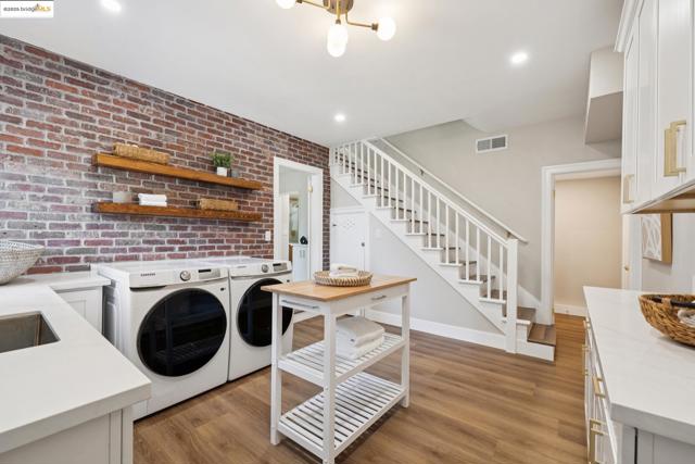 744 Coventry Road, Kensington CA: https://media.crmls.org/mediaz/fc73d19a-63d9-44d7-b6e0-dfdc33e6a1c7.jpg